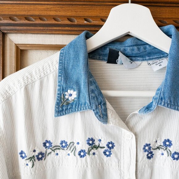 Casual Elements Women’s Size 1X 100% Cotton Button Up Embroidered Top - Picture 3 of 5